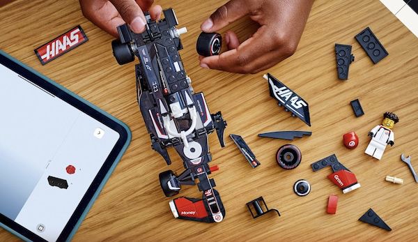 🏎️ LEGO MoneyGram Haas F1 Team VF 24 Rennauto (77250) für 15,99€ (statt 18€)   Prime