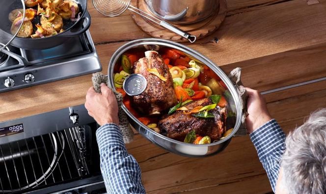 🍖 WMF Bräter mit Induktionsdeckel + Thermometer, 8,5L für 101,68€ (statt 115€) 🍖 WMF Bräter mit Induktionsdeckel + Thermometer, 8,5L für 101,68€ (statt 115€)