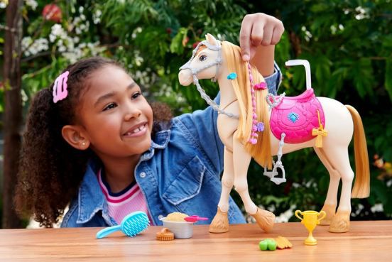 🐎 Barbie Spielzeugpferd mit Geräuschen, Musik & Zubehör für 22,99€ (statt 32€)