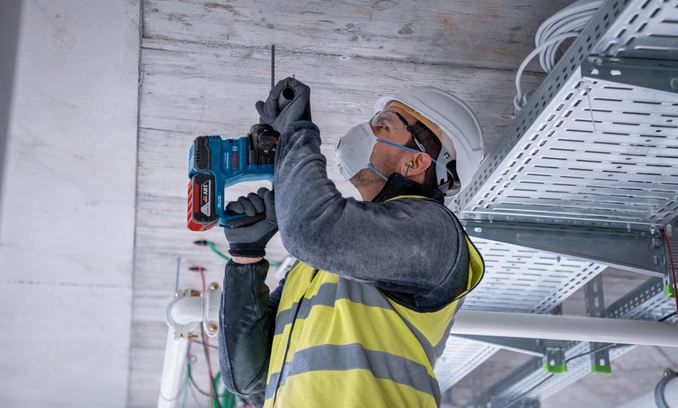 🧰 Bosch Professional GBH 18V 22 Akku Bohrhammer Set für 284,97€ (statt 320€)