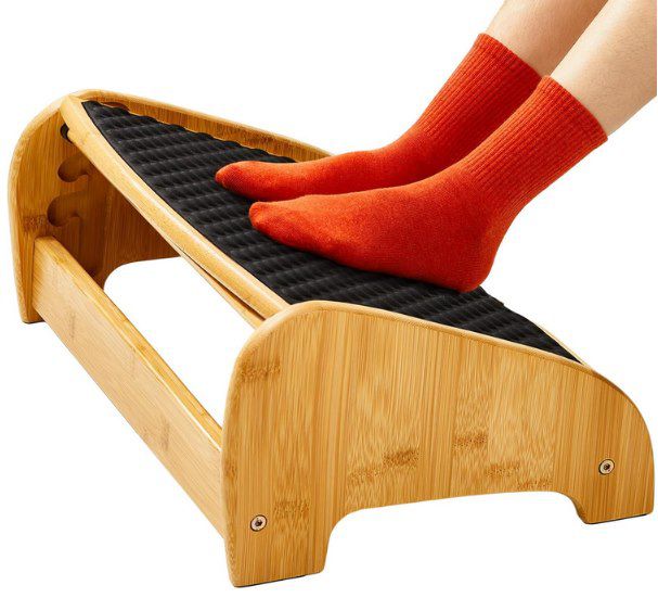 🦶 HUANUO ergonomische Bambusfußstütze mit 4 Höhen & verstellbaren Winkeln für 25,29€ (statt 50€)