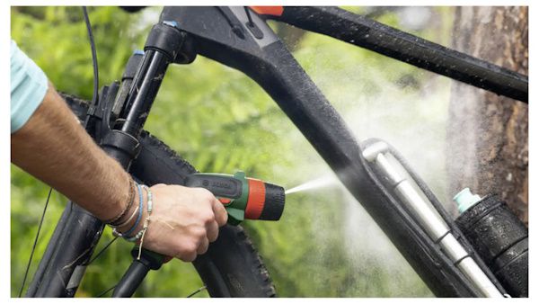 💧 Bosch Home and Garden Fahrradreinigungsgerät Fontus 18V 6 für 117,60€ (statt 188€)