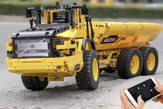 👷‍♂️ Mould King Muldenkipper 6x6 mit Fernsteuerung (17010) für 75,92€ (statt 110€)