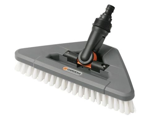 💦 Gardena wasserführende Reinigungsbürste mit Gelenk für 10,60€ (statt 15€)