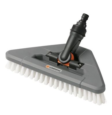 💦 Gardena wasserführende Reinigungsbürste mit Gelenk für 10,60€ (statt 15€)