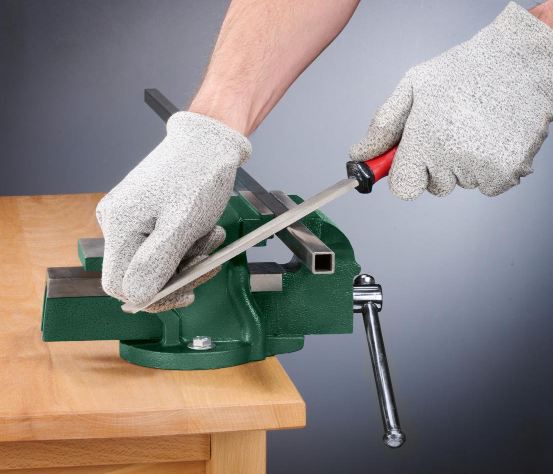 🗜️ Parkside Gusseisen Parallel Schraubstock mit Bohrlöchern für 25,94€ (statt 33€)