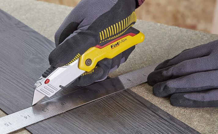 🔪 Stanley FatMax Klappmesser mit Gürtelclip & 3 Trapezklingen für 14,95€ (statt 18€)