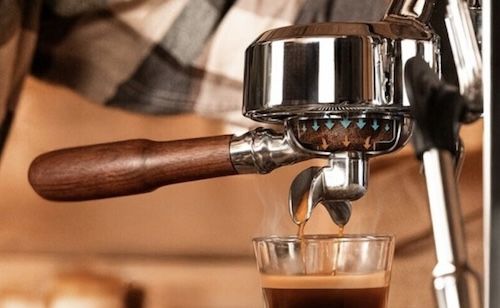 ☕️ Cecotec Baristeo Classic Siebträger mit Tassenwärmer für 503,90€ (statt 699€)