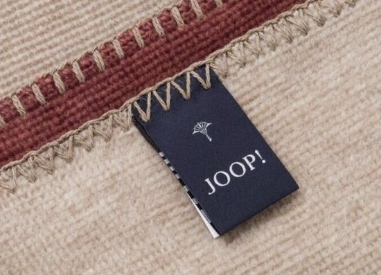 🫠 Joop! Melange Doubleface Decke in Rouge Chateau, 150x200 cm für 45,94€ (statt 65€)