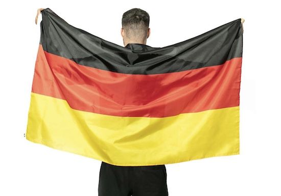 🏆⚽️ Passend für die WM: National Flaggen, 90 x 150 cm für je 5,99€ zzgl. VSK (statt 14€)