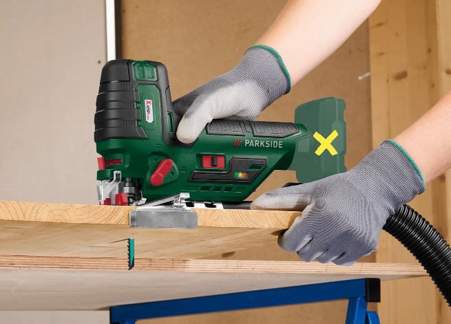 🪚 Parkside PSTKA 12 C3 12V Akku Stichsäge für 22,94€ (statt 33€)