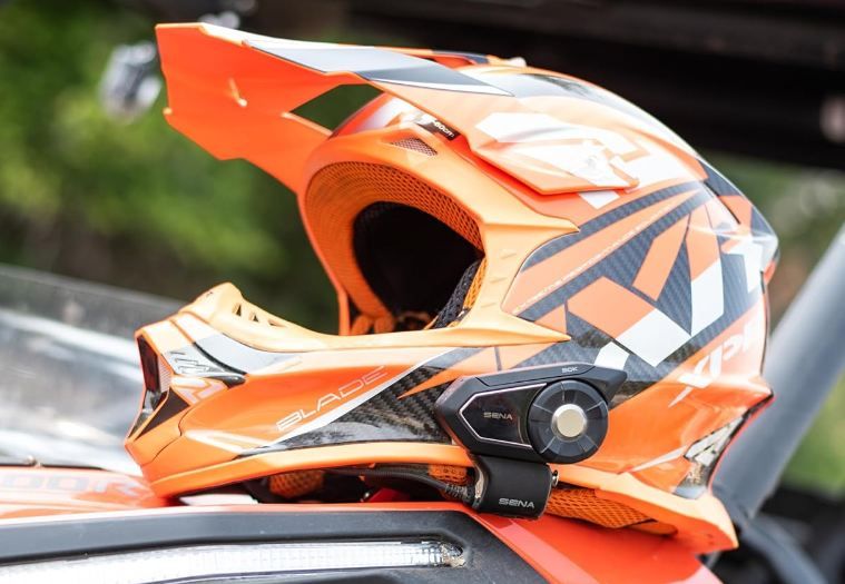 🎧 Sena 30K Bluetooth Headset für Motorräder für 160,55€ (statt 189€)