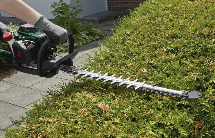 🏡 Parkside PBHS 650 A1 Benzin Heckenschere, 56 cm für 99,99€ (statt 139€)