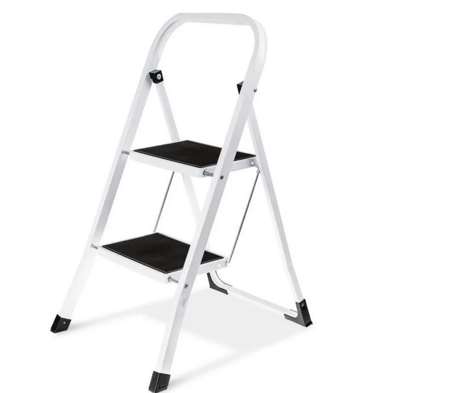 Lefeld 2-Stufen klappbare Trittleiter für 17,99€ (statt 27€)