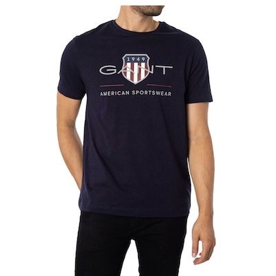 👔👖 Amazon: GANT Frühlings-Sale mit Jeans, Hemden & mehr z.B. Archive Shield T-Shirt ab 19€ (statt 30€)