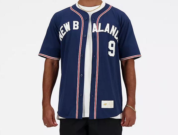 👕 New Balance Sportswears Greatest Hits Baseball Jersey für 31,25€ (statt 70€?)