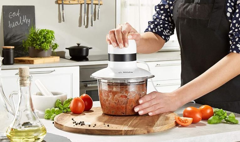 🍲 Bosch MMR08A1 Universalzerkleinerer mit 800ml für 25,99€ (statt 31€)