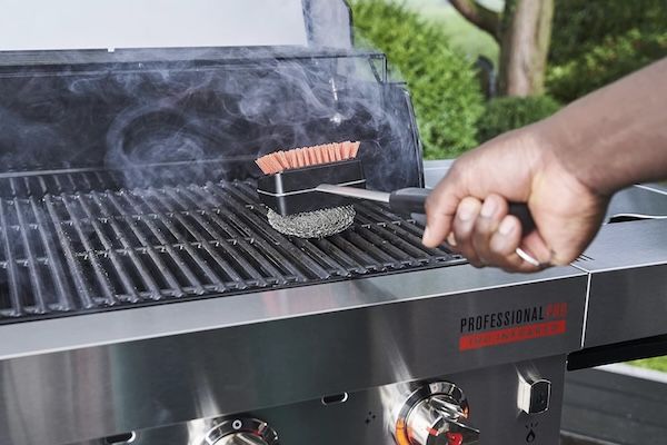 Char Broil Hot & Cool Clean Premium Bürste für 19,99€ (statt 30€)