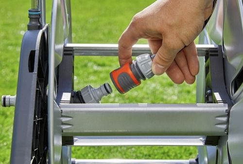 💦 Gardena CleverRoll M Easy Metall Set (Wagen + 25m Schlauch) für 84€ (statt 105€)