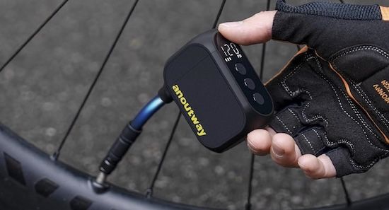 💨 Anoutway AT1 Pro elektrische Mini Fahrradpumpe, 120 PSI ab 27,39€ (statt 56€)