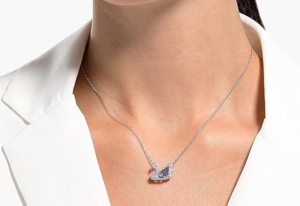 🦢 Swarovski Dancing Swan Halskette für 91,90€ (statt 127€)