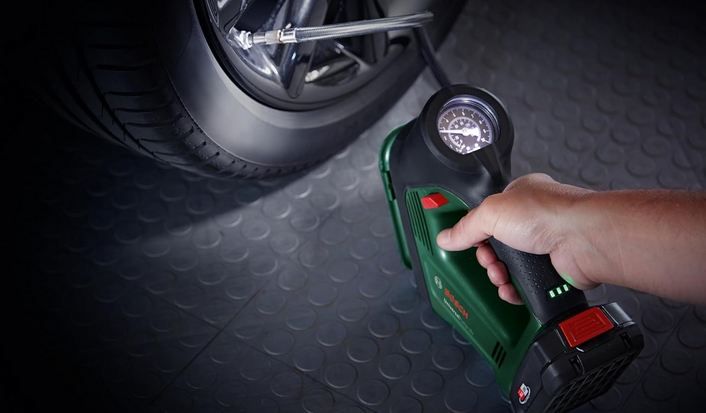 💨 Bosch UniversalPump 18V elektrischer Luftkompressor, 10,3 Bar für 42,99€ (statt 53€)