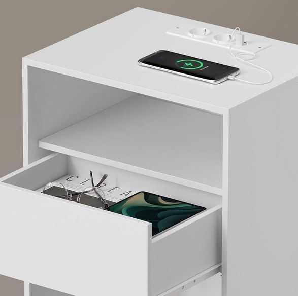 VASAGLE Nachttisch mit werkzeugloser Montage + Steckdose mit USB Ports für 38,99€ (statt 47€)