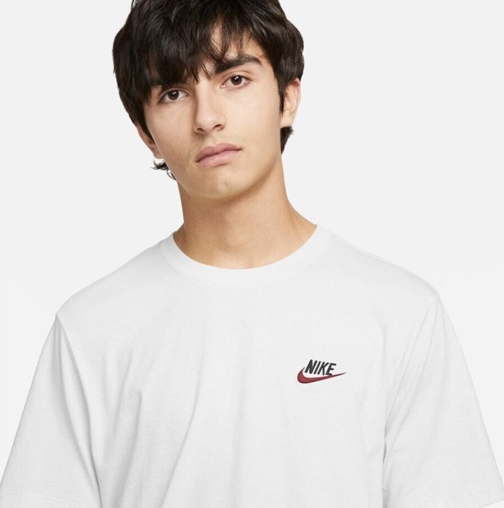 👕 Nike Herren Sportswear Club T Shirt für 19,46€ (statt 23€)