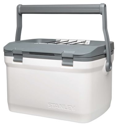 🗃️ Stanley 1913 Adventure Camping Kühlbox mit 15,1L für 74,99€ (statt 122€)