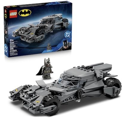 🦇 LEGO Batman – Batman vs. Superman Batmobile (76331) ab 21,88€ (statt 26€)