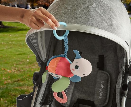 🐢 Fisher Price Flotte Schildkröte Kinderwagenspielzeug für 4,80€ (statt 15€)