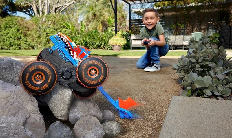 🛻 Hot Wheels RC Tiger Shark Climber Monster Truck für 35,99€ (statt 49€)