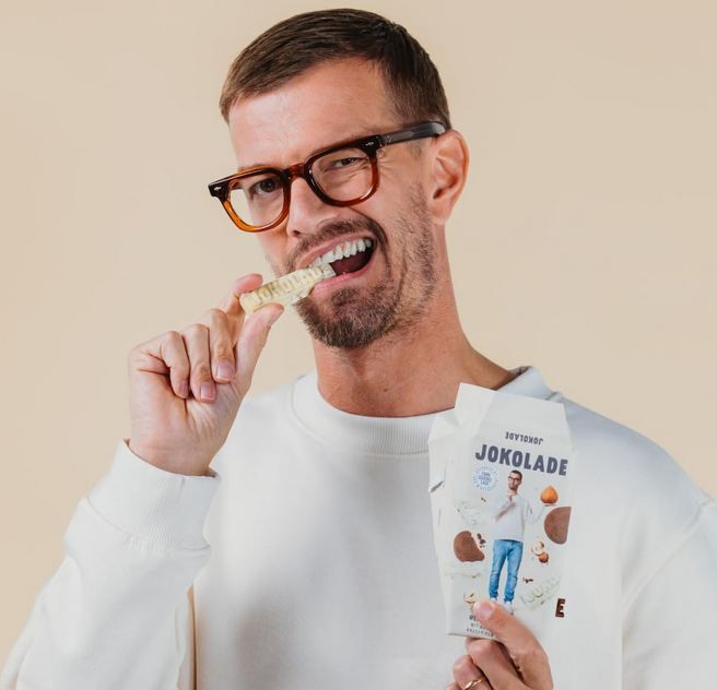 1,7kg! 🍫 12er Pack Jokolade mit Haselnuss & Kaffeekeksstückchen ab 20,71€ (statt 36€)