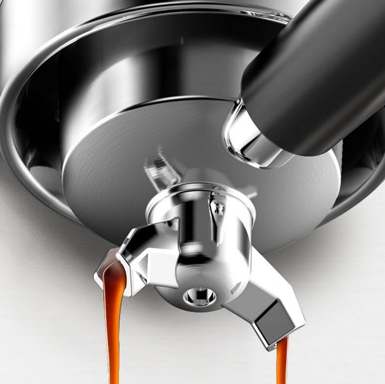 ☕ BlitzHome Kaffeevollautomat mit Mahlwerk & Milchaufschäumer für 199,40€ (statt 270€)