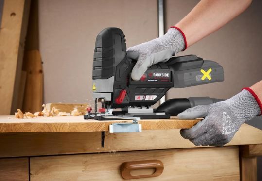 🪚 Parkside Performance PSSPA 20 Li F4 20V Akku Stichsäge für 40,94€ (statt 51€)