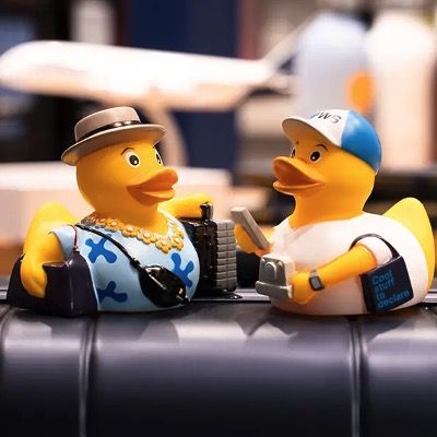 🦆💨 Gratis Lufthansa-Quietschenten im Lufthansashop ➡️ Berlin, Frankfurt, München oder Wien