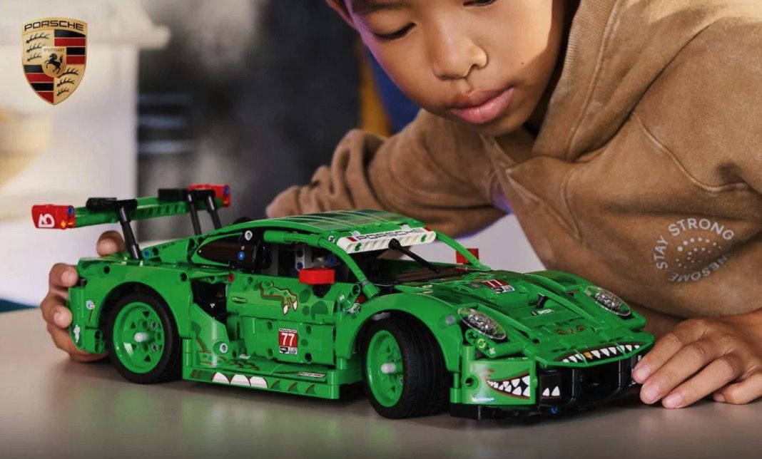 🚗💨 LEGO 42224 Porsche 911 GT3 R mit Lenkung für 86,39€ (statt 103€)