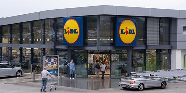 ⚡🚗 Lidl startet Ladepreis Hammer: E Autos laden jetzt für nur 27 Cent pro kWh