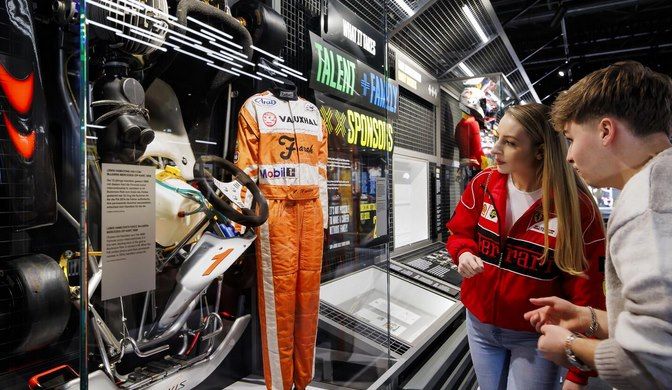 🏎️ Formula 1 Ausstellung in München inkl. ÜN im Hotel (inkl. Frühstück) ab 59€ p.P. 🏎️ Formula 1 Ausstellung in München inkl. ÜN im Hotel (inkl. Frühstück) ab 59€ p.P.