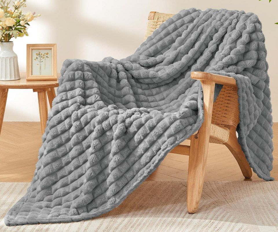 😍 50% Rabatt auf BEDELITE Kuscheldecken in versch. Farben & Größen ab 6,49€ (statt 13€) 😍 50% Rabatt auf BEDELITE Kuscheldecken in versch. Farben & Größen ab 6,49€ (statt 13€)