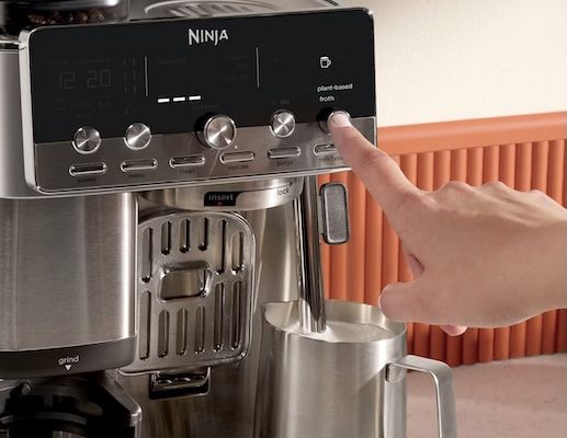 ☕ Ninja Luxe Café MINI Plus Kaffeemaschine für 449,99€ (statt 500€) ☕ Ninja Luxe Café MINI Plus Kaffeemaschine für 449,99€ (statt 500€)