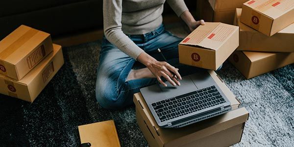 ⛽💸 Amazon überrascht Autofahrer: Für Retouren gibt es jetzt Tankrabatt ⛽💸 Amazon überrascht Autofahrer: Für Retouren gibt es jetzt Tankrabatt