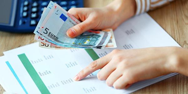 🏦 Diese Bankgebühren müsst ihr nicht zahlen: Verbraucherzentrale zeigt unzulässige Gebühren 🏦 Diese Bankgebühren müsst ihr nicht zahlen: Verbraucherzentrale zeigt unzulässige Gebühren