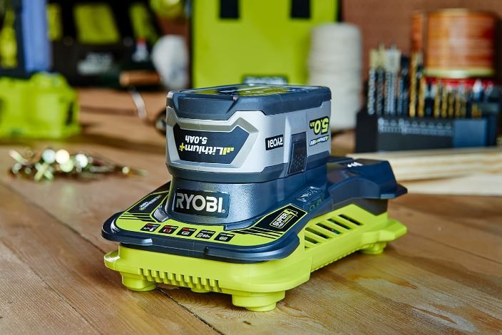 🔋 Ryobi 18V ONE+ Akku-Starterset mit 2x High Energy 5,0Ah Akkus für 148,59€ (statt 179€) 🔋 Ryobi 18V ONE+ Akku Starterset mit 2x High Energy 5,0Ah Akkus für 148,59€ (statt 179€)