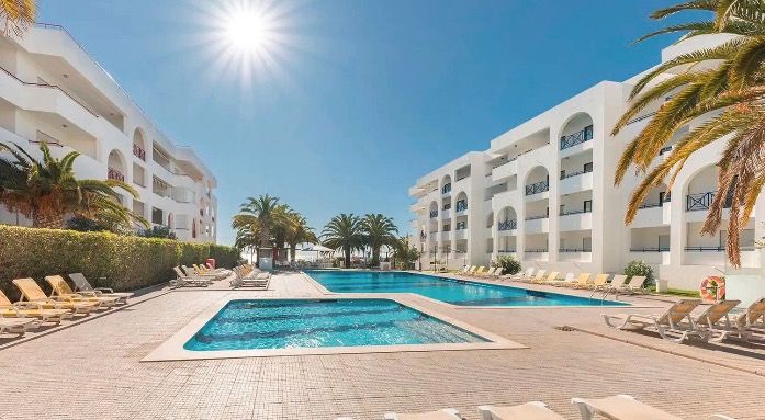 ☀️ 8 Tage Algarve im 3* Hotel mit HP und Mietwagen 🚗💨 ab 499€ p.P. (statt 700€) ☀️ 8 Tage Algarve im 3* Hotel mit HP und Mietwagen 🚗💨 ab 499€ p.P. (statt 700€)