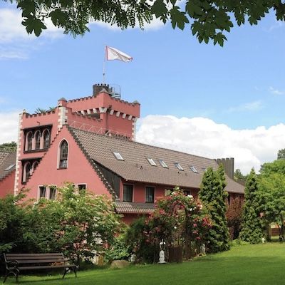 Märkische🇨🇭: ÜN im The Lakeside Burghotel zu Strausberg mit Wellness & Dinner für 49,50€ p.P.