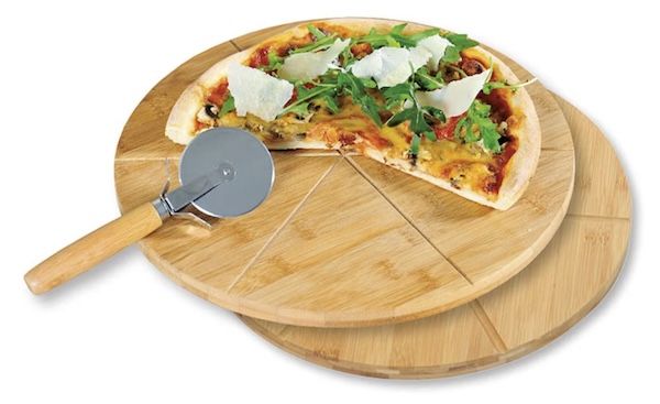 🍕 2er Set Kesper Bambus Pizzateller (32 cm) + Pizzaschneider für 9,99€ (statt 28€)