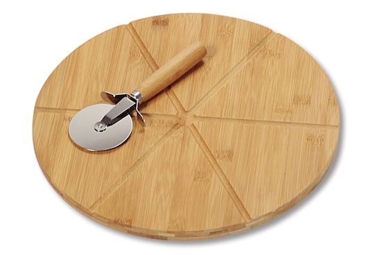 🍕 2er Set Kesper Bambus Pizzateller (32 cm) + Pizzaschneider für 9,99€ (statt 28€)