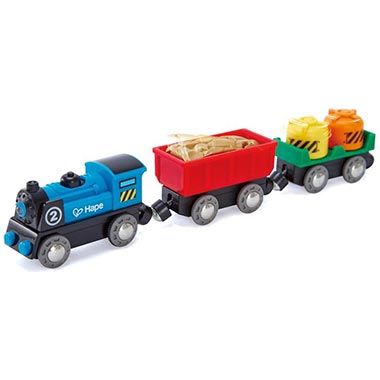 🚂 Hape Eisenbahn Güterzug aus Holz mit Batterieantrieb für 12,22€ (statt 17€)