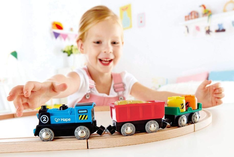 🚂 Hape Eisenbahn Güterzug aus Holz mit Batterieantrieb für 12,22€ (statt 17€) 🚂 Hape Eisenbahn Güterzug aus Holz mit Batterieantrieb für 12,22€ (statt 17€)